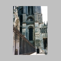 Chartres, 29, Blick auf das S-Querhaus von W, Foto Heinz Theuerkauf.jpg